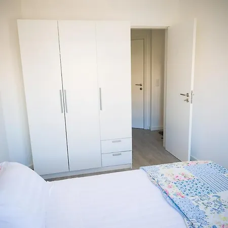 E.c House Apartment Almada